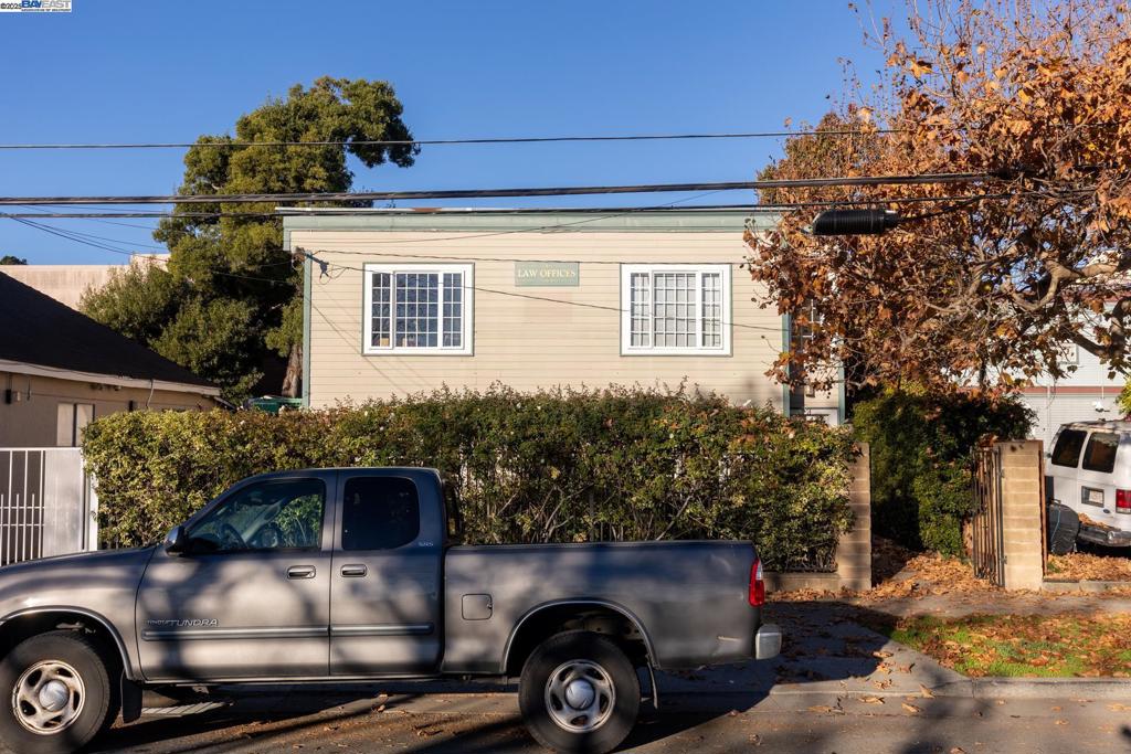 54 Railroad Ave Property Photo 2