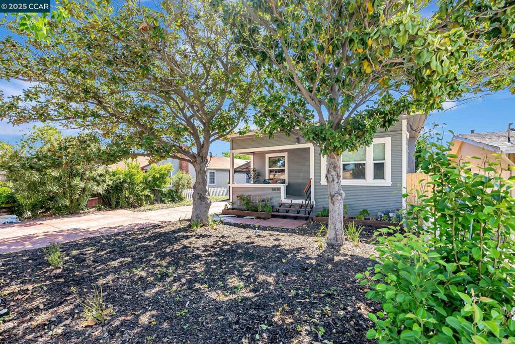 6636 Graham Ave Property Photo 1