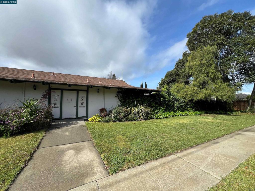 4554 Concord Blvd Property Photo 6