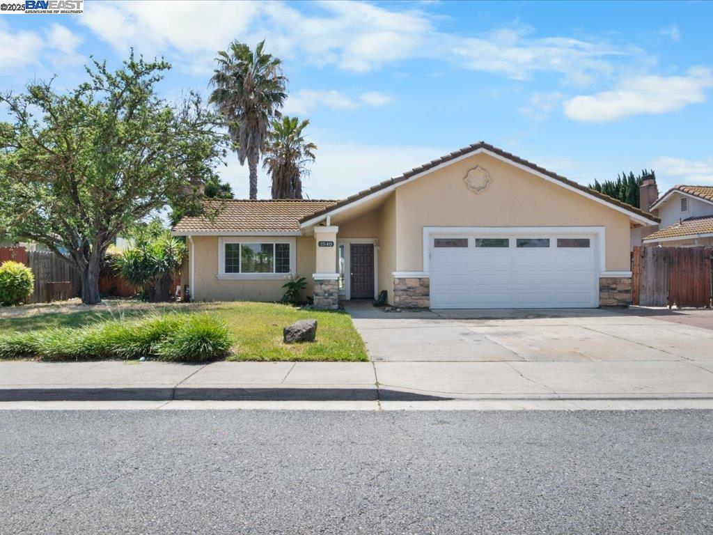 1540 W Kavanagh Ave Property Photo