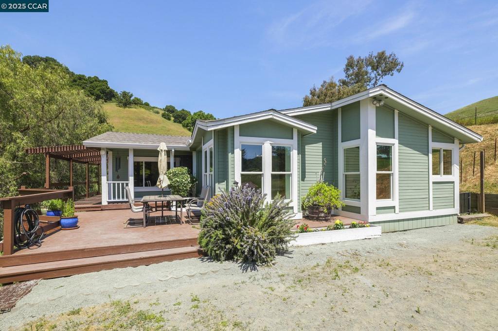 2251 Rancho Del Lago Rd Property Photo 1