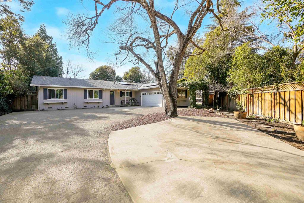 55 Normandy Ln Property Photo 1