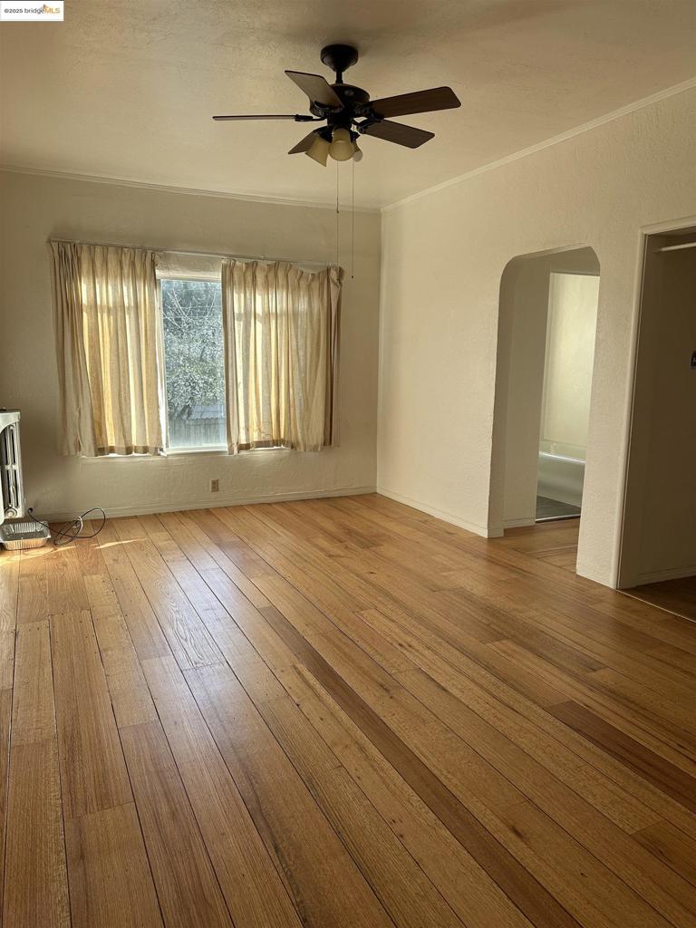 1458 E 33rd Street Property Photo 3