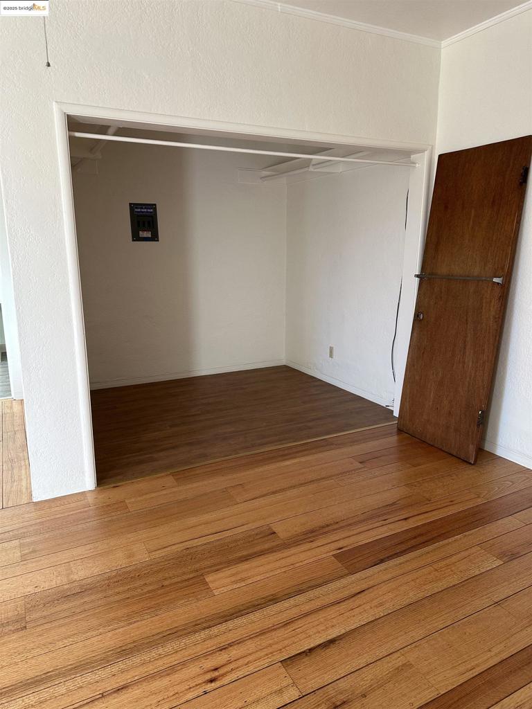 1458 E 33rd Street Property Photo 4
