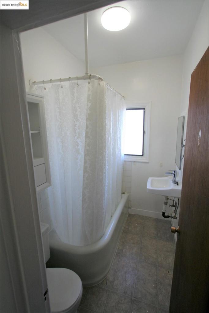 1458 E 33rd Street Property Photo 12