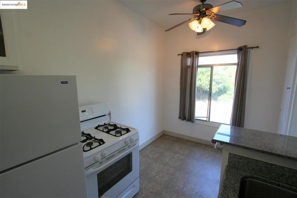 1458 E 33rd Street Property Photo 15