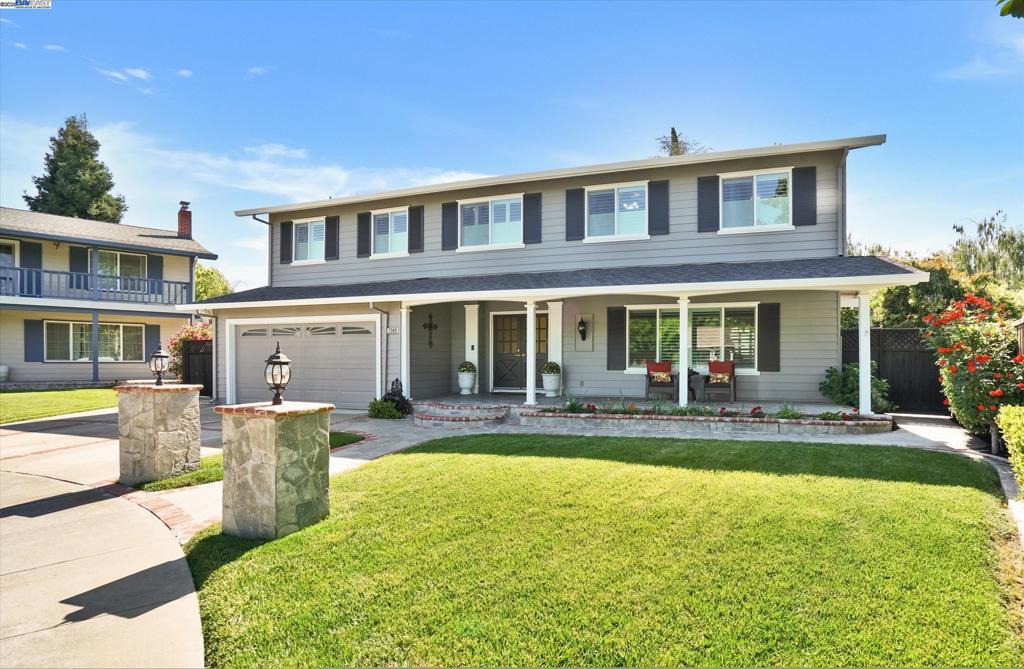 2369 Woodthrush Way Property Photo