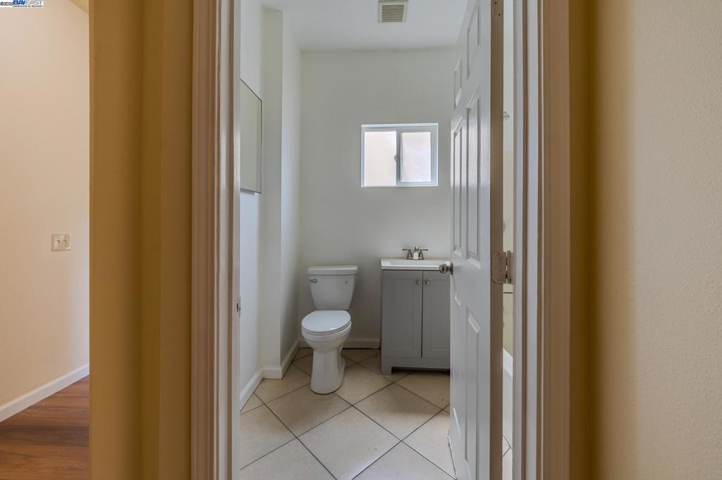 1437 25th Ave Property Photo 5