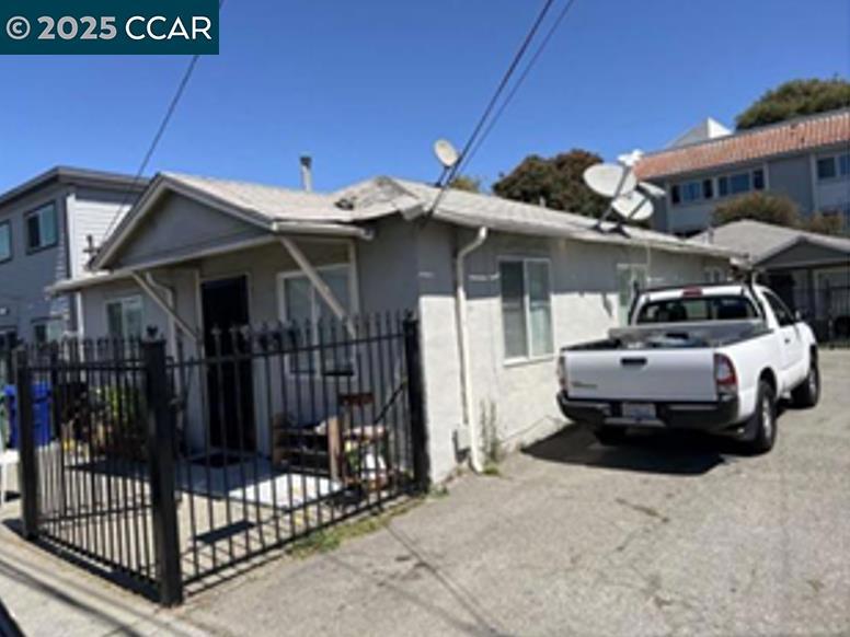 2421 Standard Avenue Property Photo 1