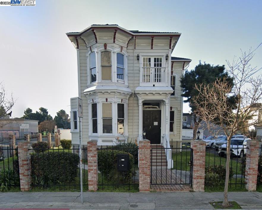 1807 Martin Luther King Jr Way Property Photo 1