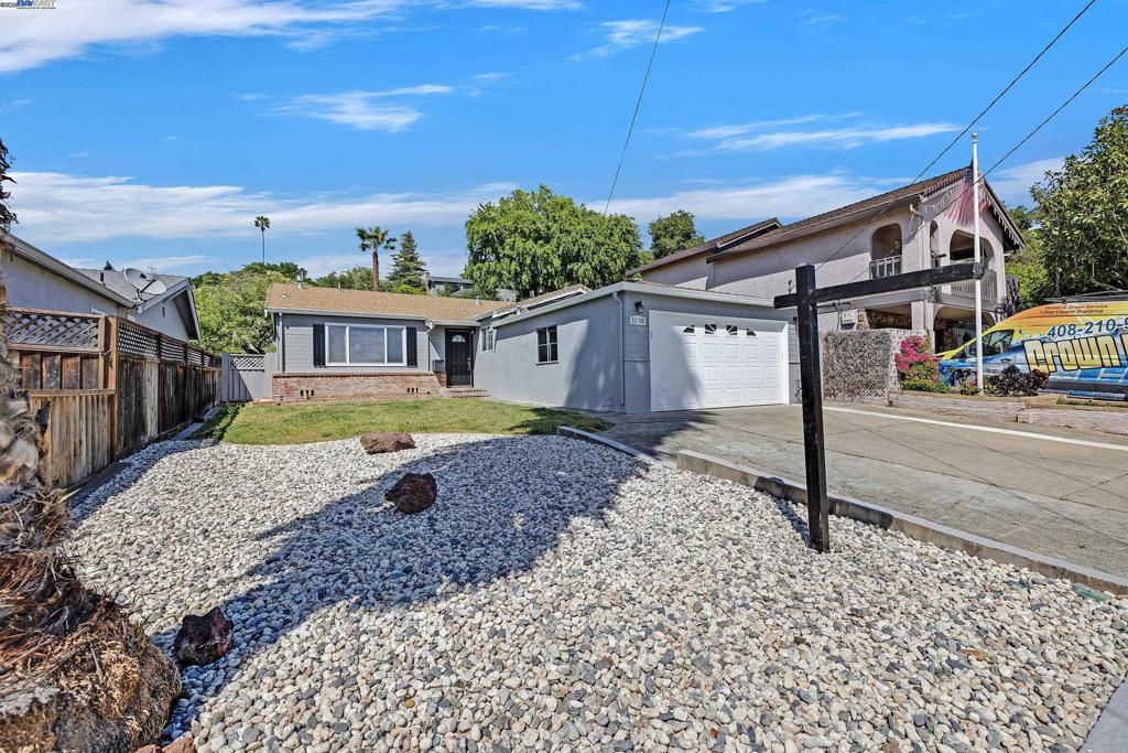 33130 Basswood Avenue Property Photo