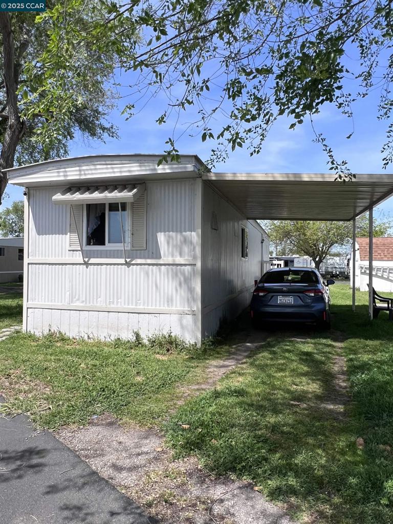 3505 Gateway Property Photo