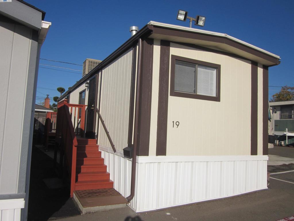 3998 Castro Valley Blvd Property Photo 1