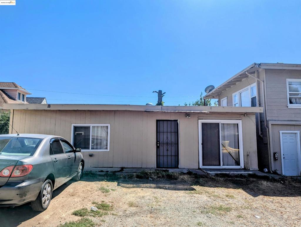 2883 Brookdale Avenue Property Photo 4