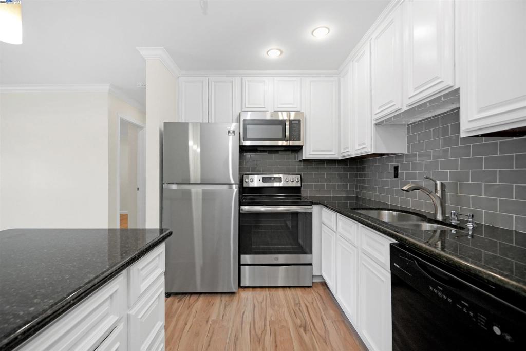 325 Lenox Ave 308 Property Photo 1