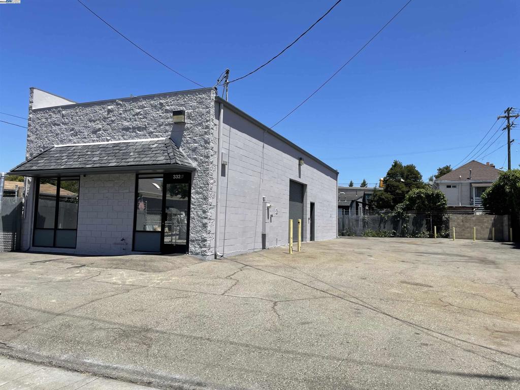 3326 Elmwood Avenue Property Photo 1