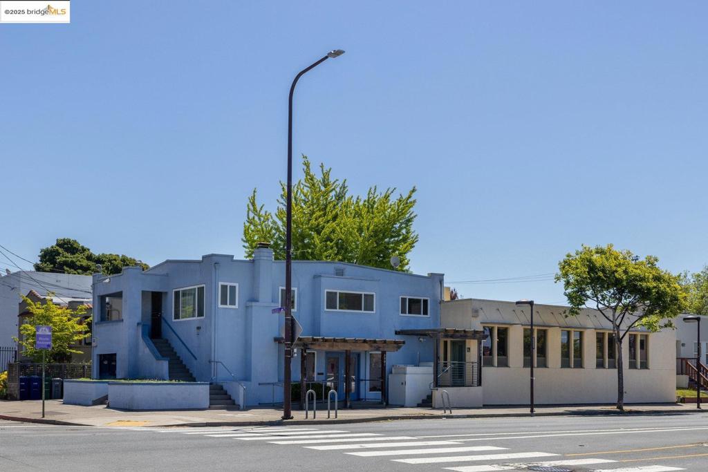 2903 Sacramento St Property Photo 1