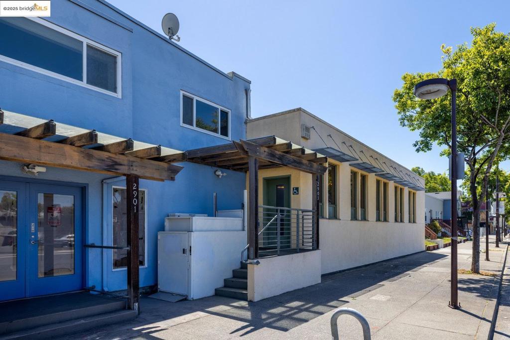 2903 Sacramento St Property Photo 5