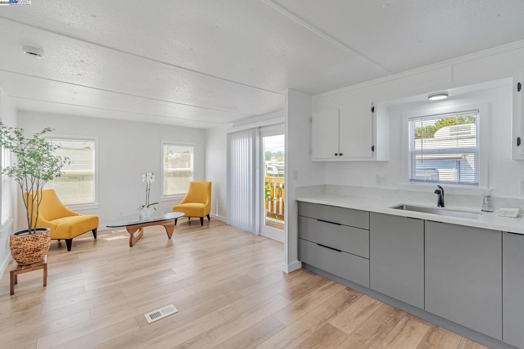 1700 El Camino Real Property Photo