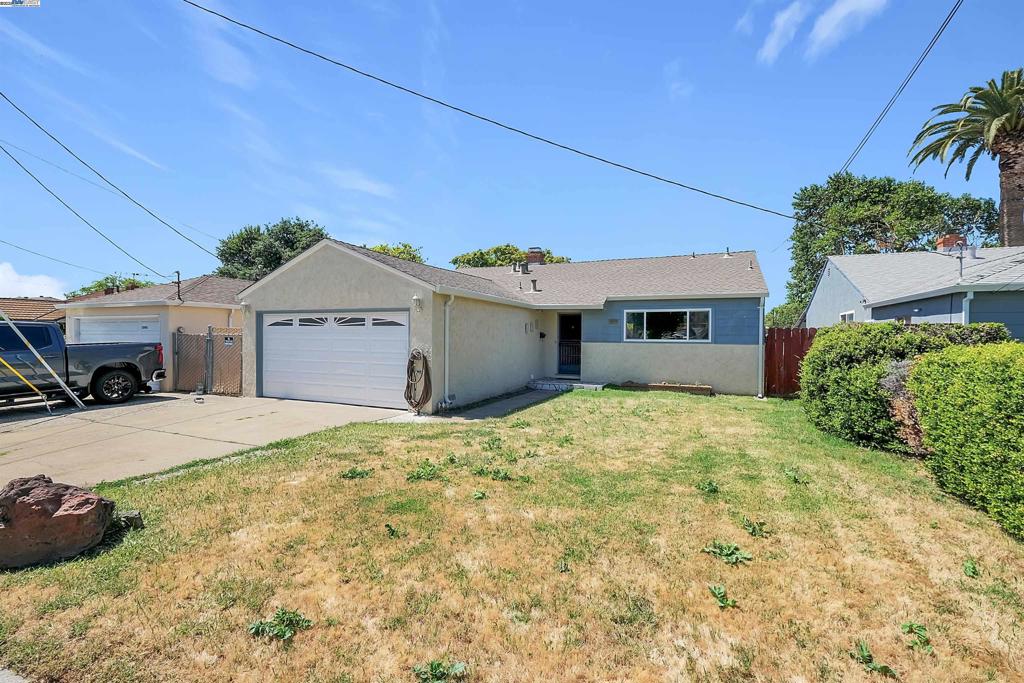 15939 Saint Johns Dr Property Photo 1
