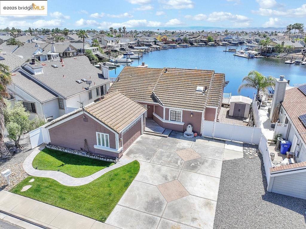 2136 Sand Point Rd