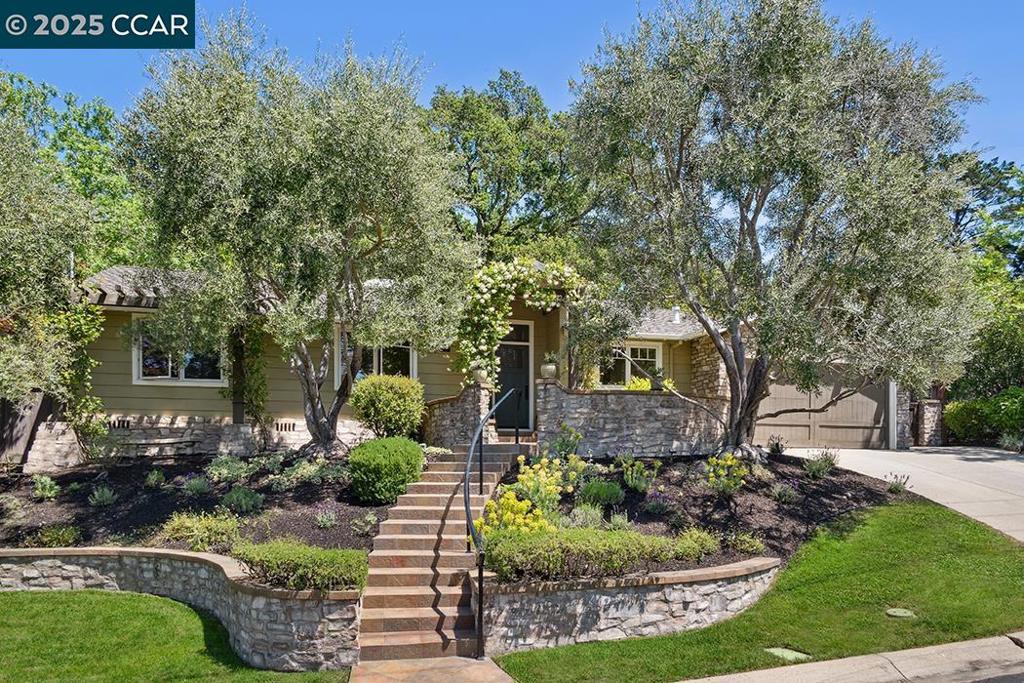 390 Castello Rd Property Photo