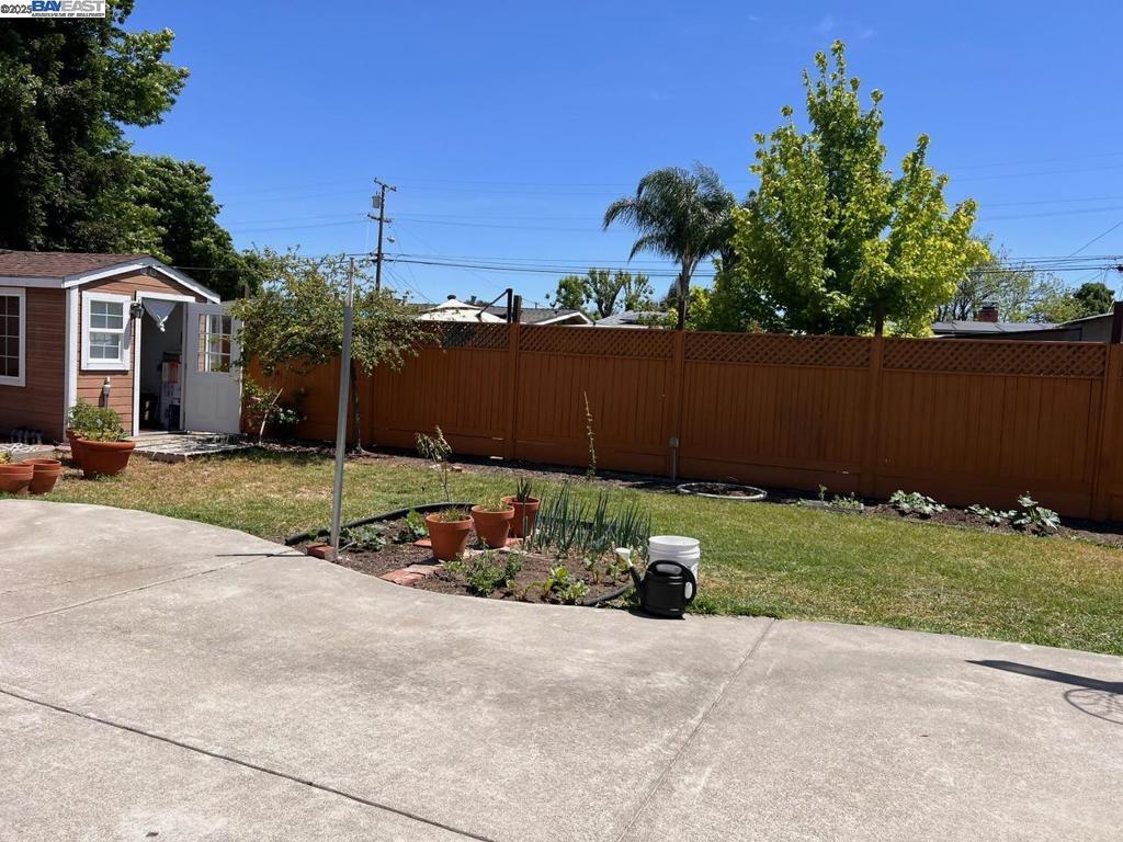 2748 Eastgate Ave Property Photo 24