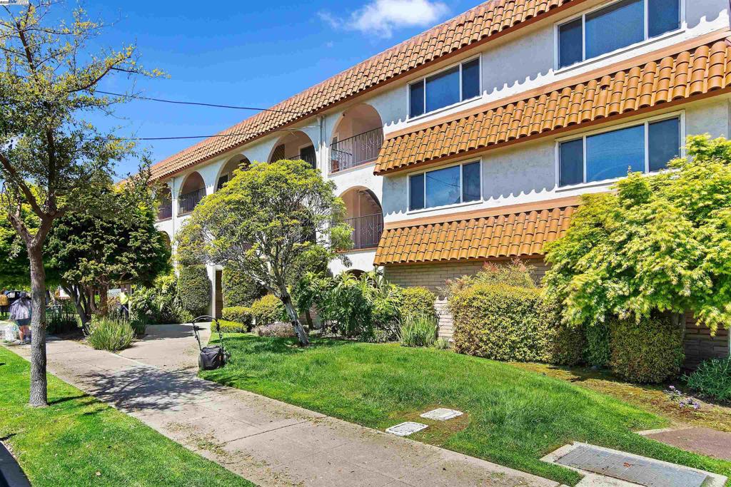 2133 Santa Clara Ave 214 Property Photo 1