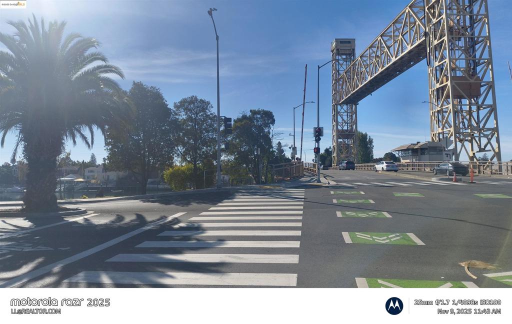 3532 San Leandro St Property Photo 11