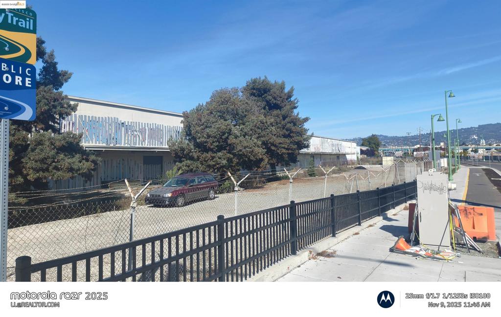 3532 San Leandro St Property Photo 19