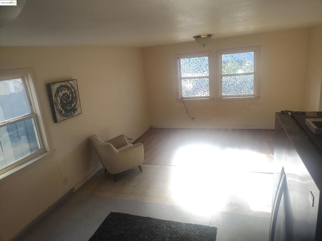 3532 San Leandro St Property Photo 28