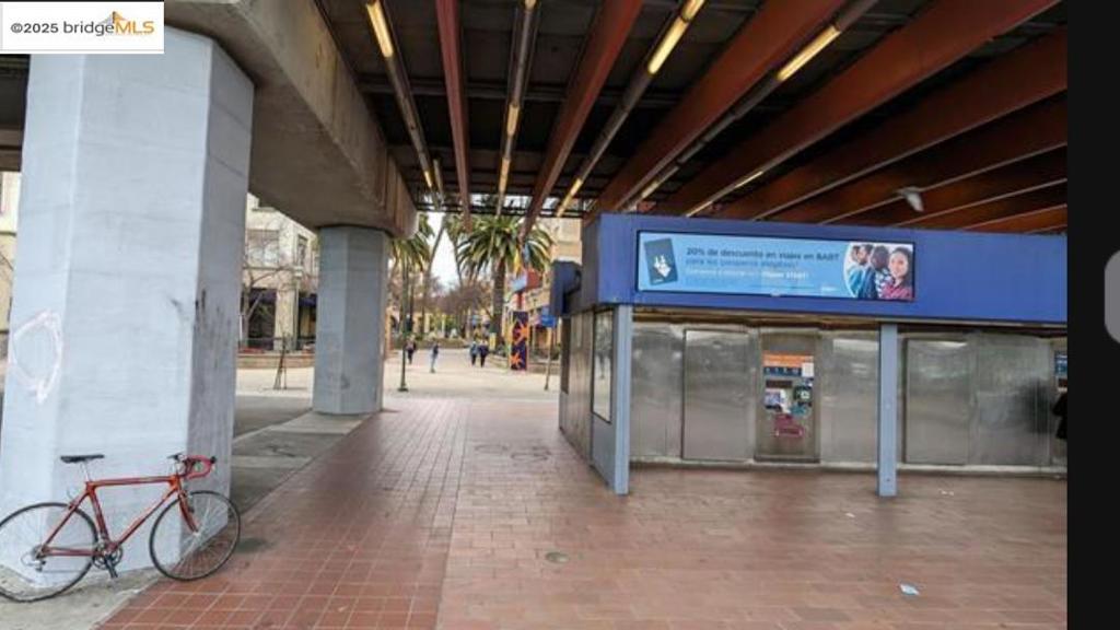 3532 San Leandro St Property Photo 37