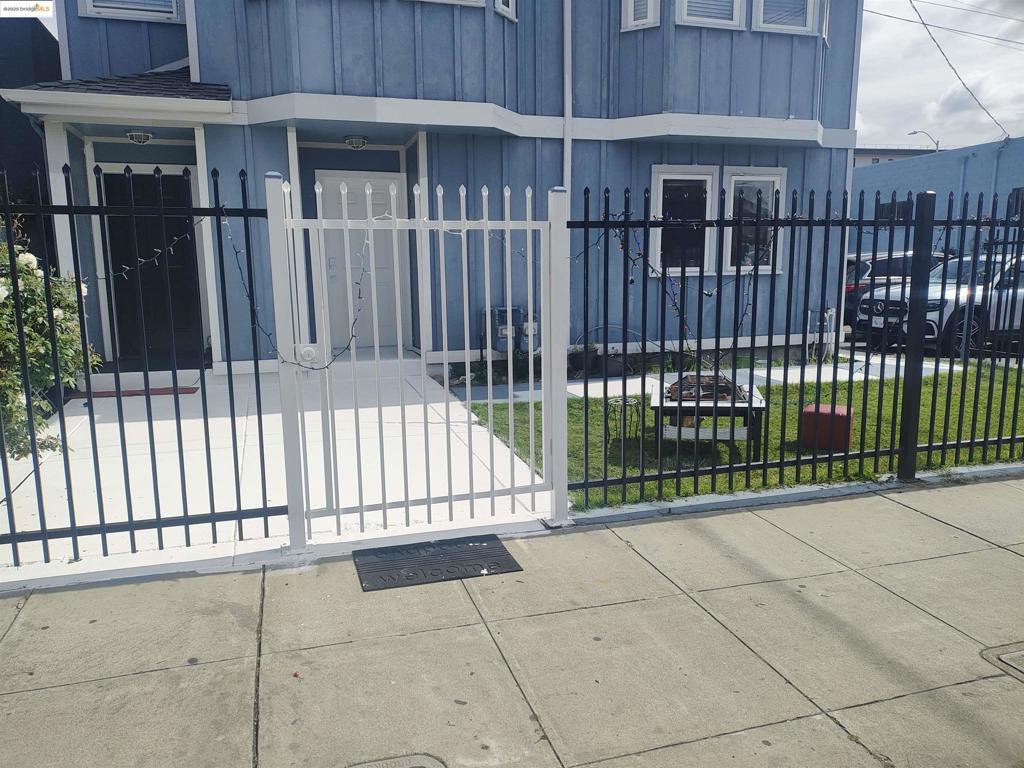 3532 San Leandro St Property Photo 1