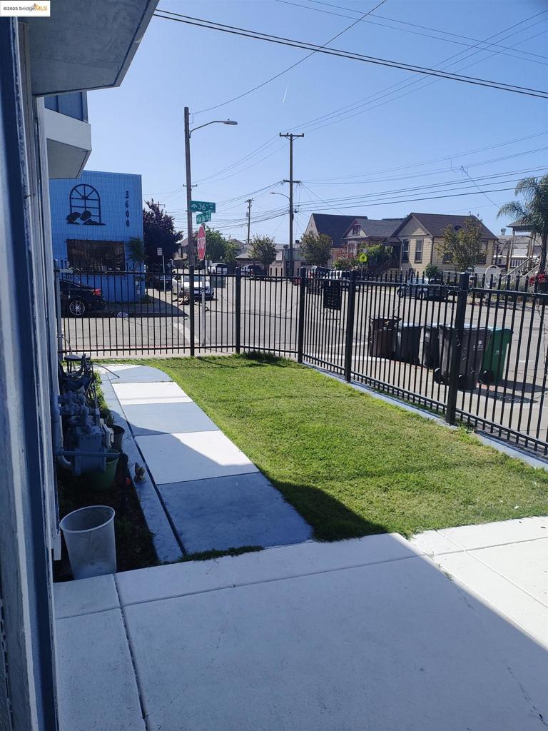 3532 San Leandro St Property Photo 2