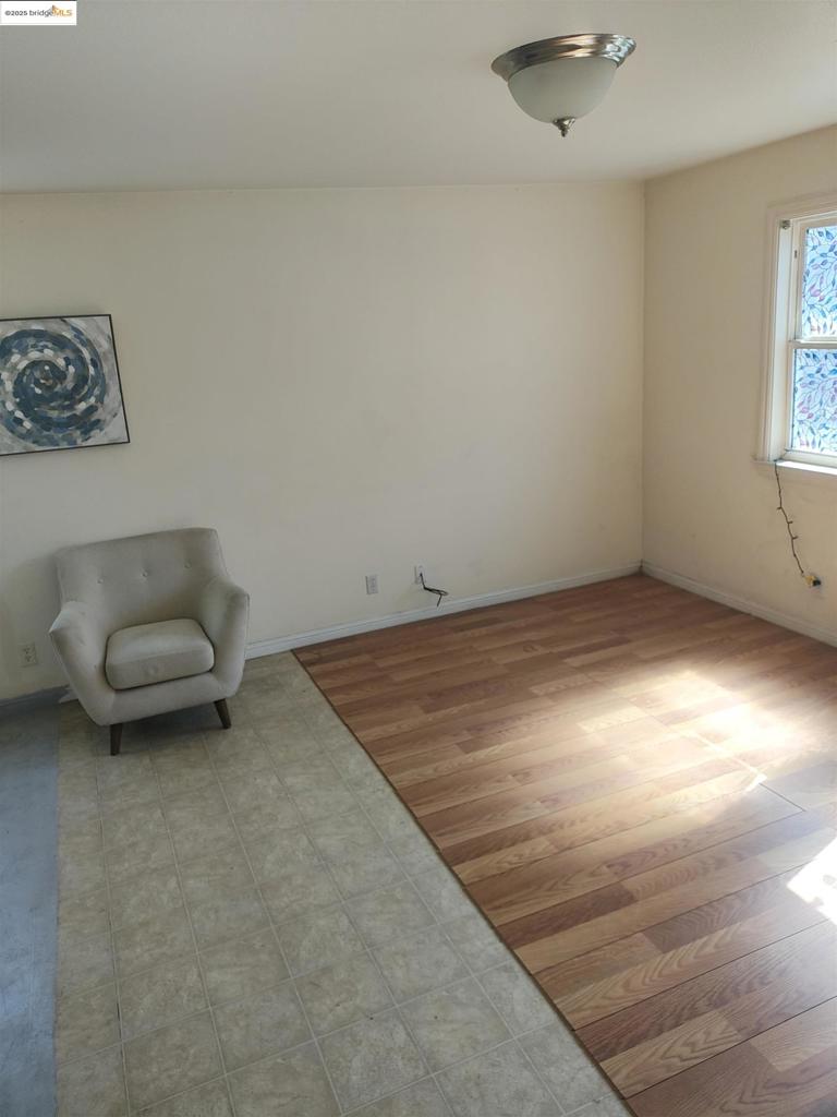 3532 San Leandro St Property Photo 5
