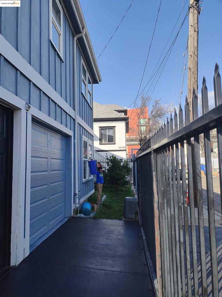 3532 San Leandro St Property Photo 11