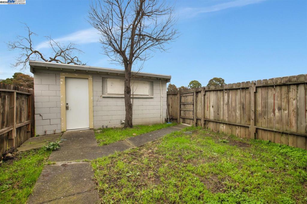7448 Lockwood St Property Photo 31
