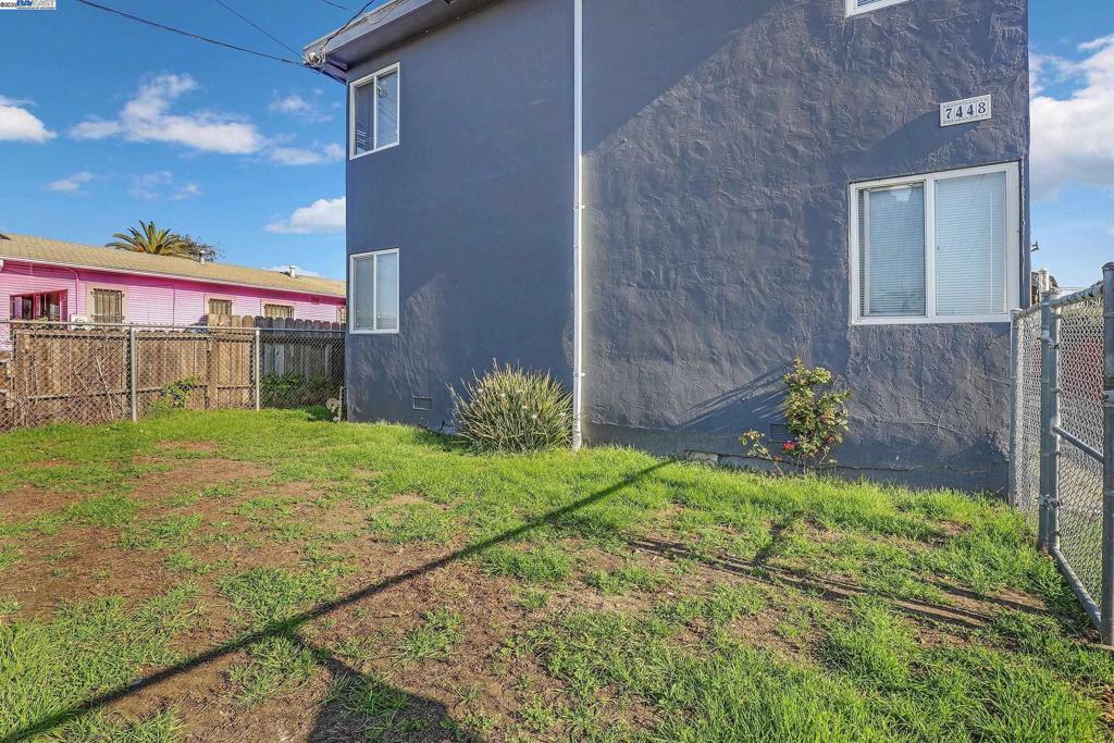 7448 Lockwood St Property Photo 34