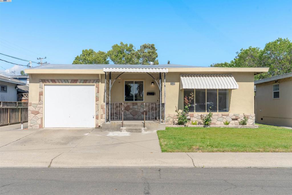 15204 Norton St Property Photo 1