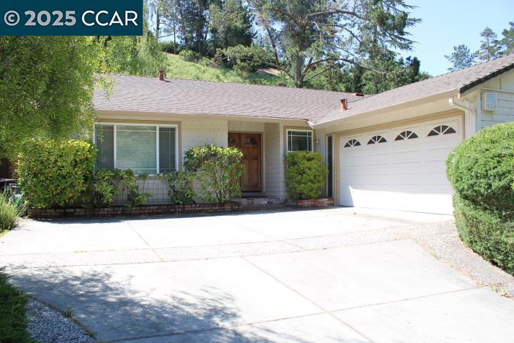 2710 Doidge Ave Property Photo