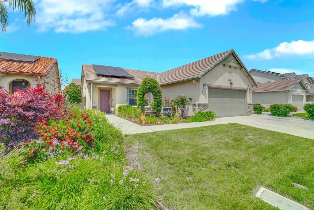 1737 Mighty Oak Drive Property Photo