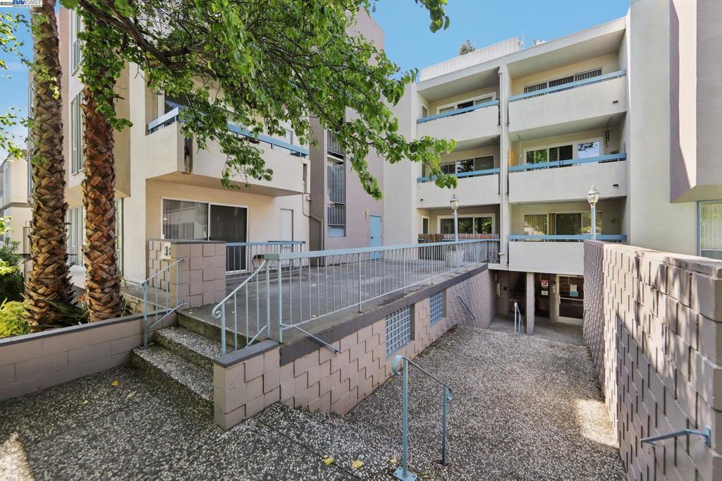 385 Jayne Avenue 205 Property Photo 1