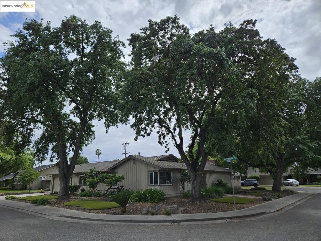 1810 Mcdowell Way Property Photo