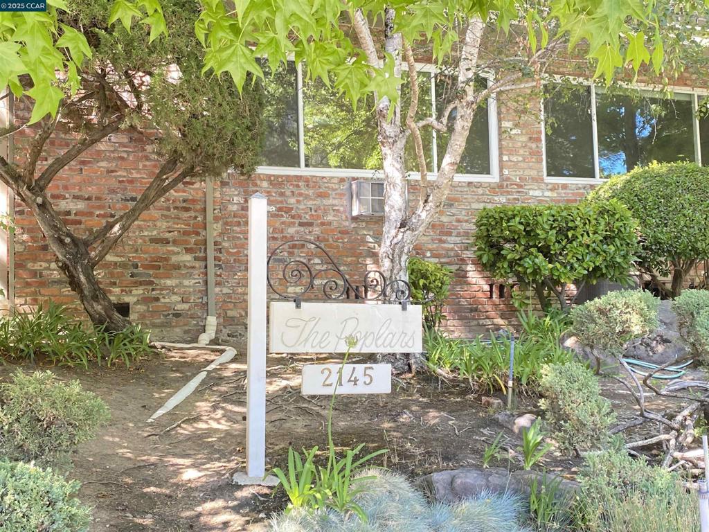 2145 Donald Dr Property Photo