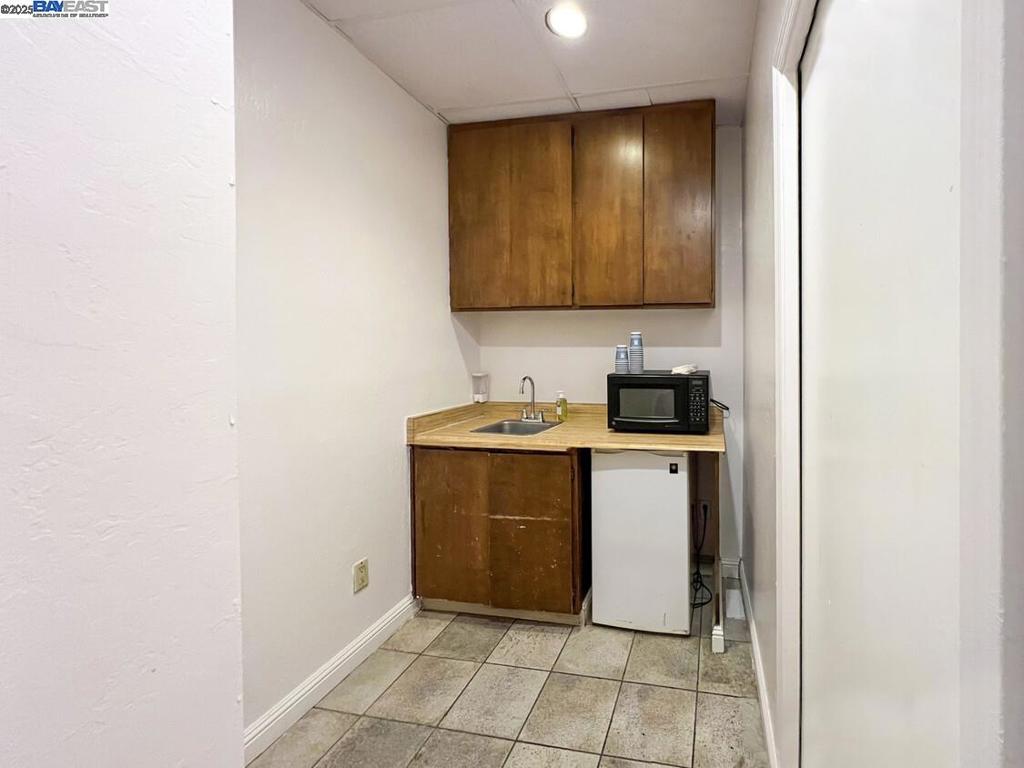 91 Gregory Ln #8 Property Photo 16