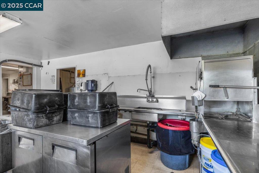 8500 Brentwood Blvd Property Photo 25