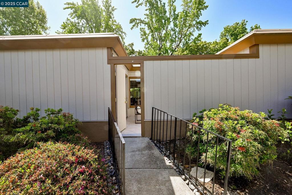 2516 Tice Creek Dr #2 Property Photo 17