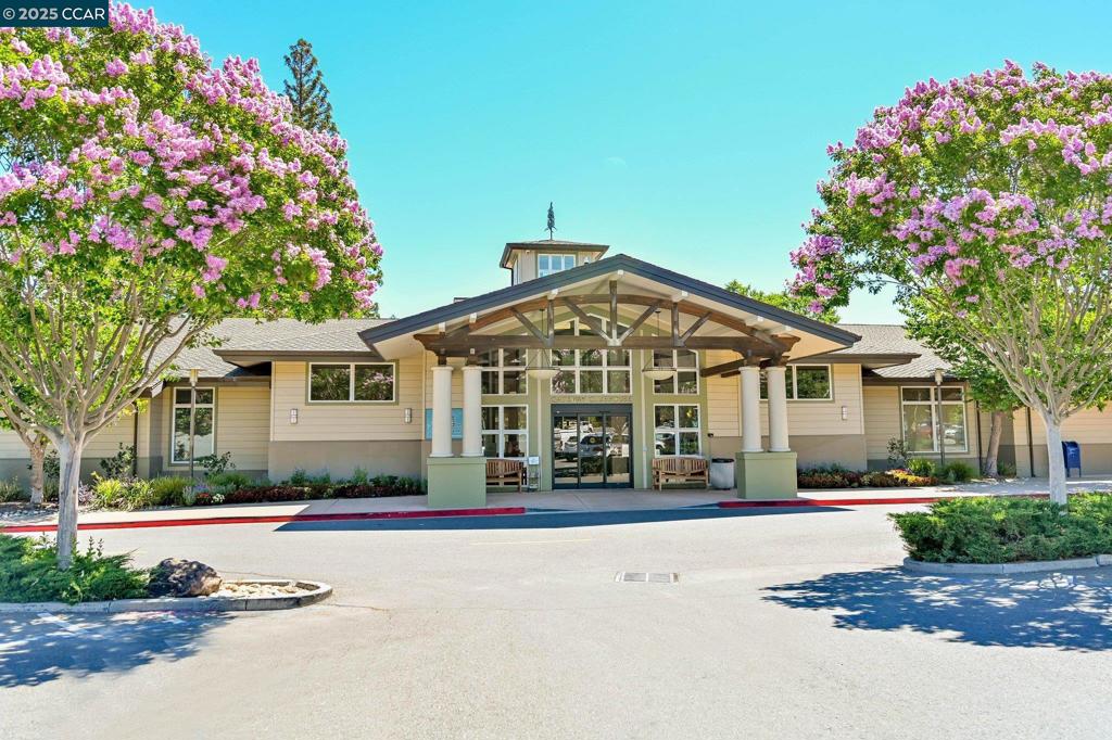 2516 Tice Creek Dr #2 Property Photo 28