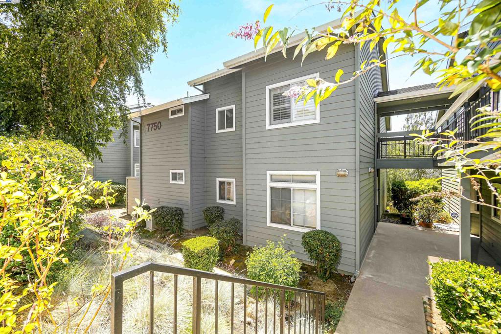 7750 Canyon Meadow Cir A Property Photo 3