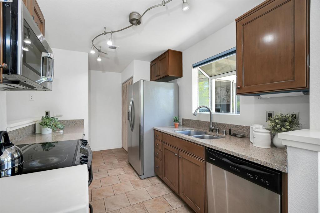 7750 Canyon Meadow Cir A Property Photo 22